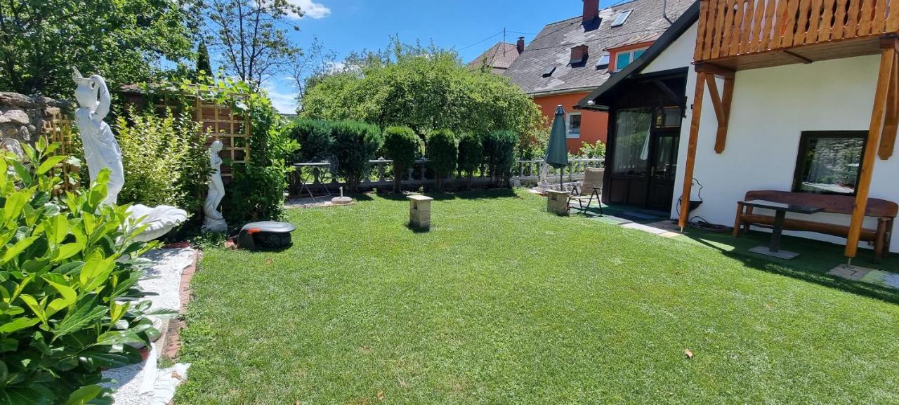 Innenstadtgarten-Wohnung Wolfsberg Bagian luar foto