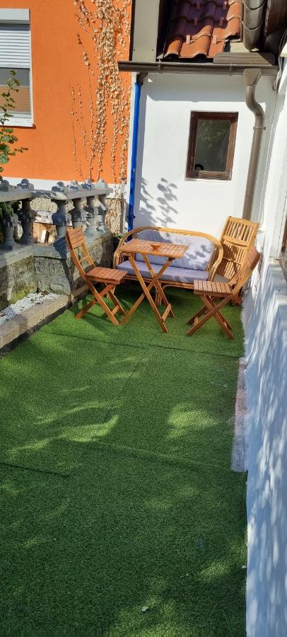 Innenstadtgarten-Wohnung Wolfsberg Bagian luar foto