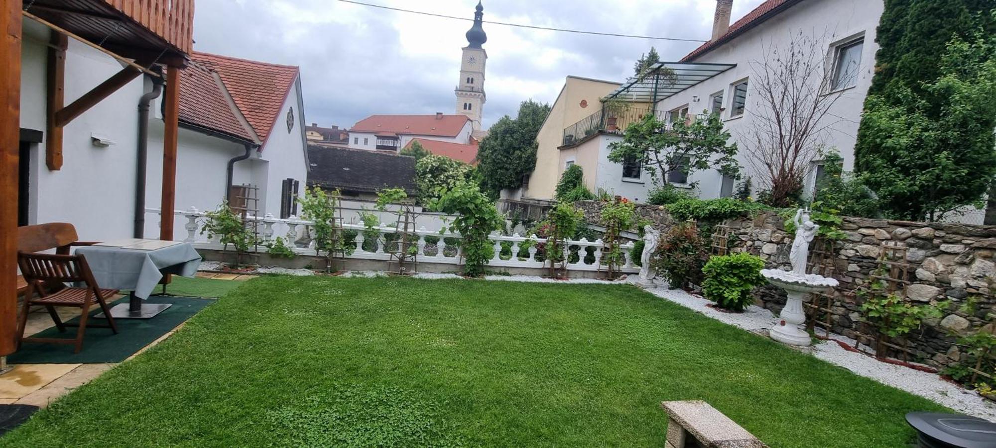 Innenstadtgarten-Wohnung Wolfsberg Bagian luar foto